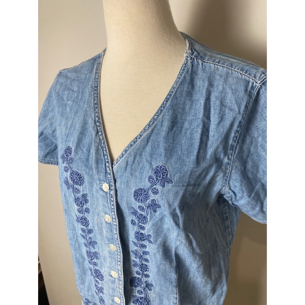 Vintage 90s Floral Embroidered Denim Top Short Sleeve  Cottagecore Shirt M - Picture 2 of 5